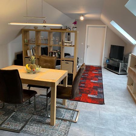 Ferienwohnung Sunny - Moderne Ferienwohnung Im Gruenen In Saarbruecken-West ภายนอก รูปภาพ