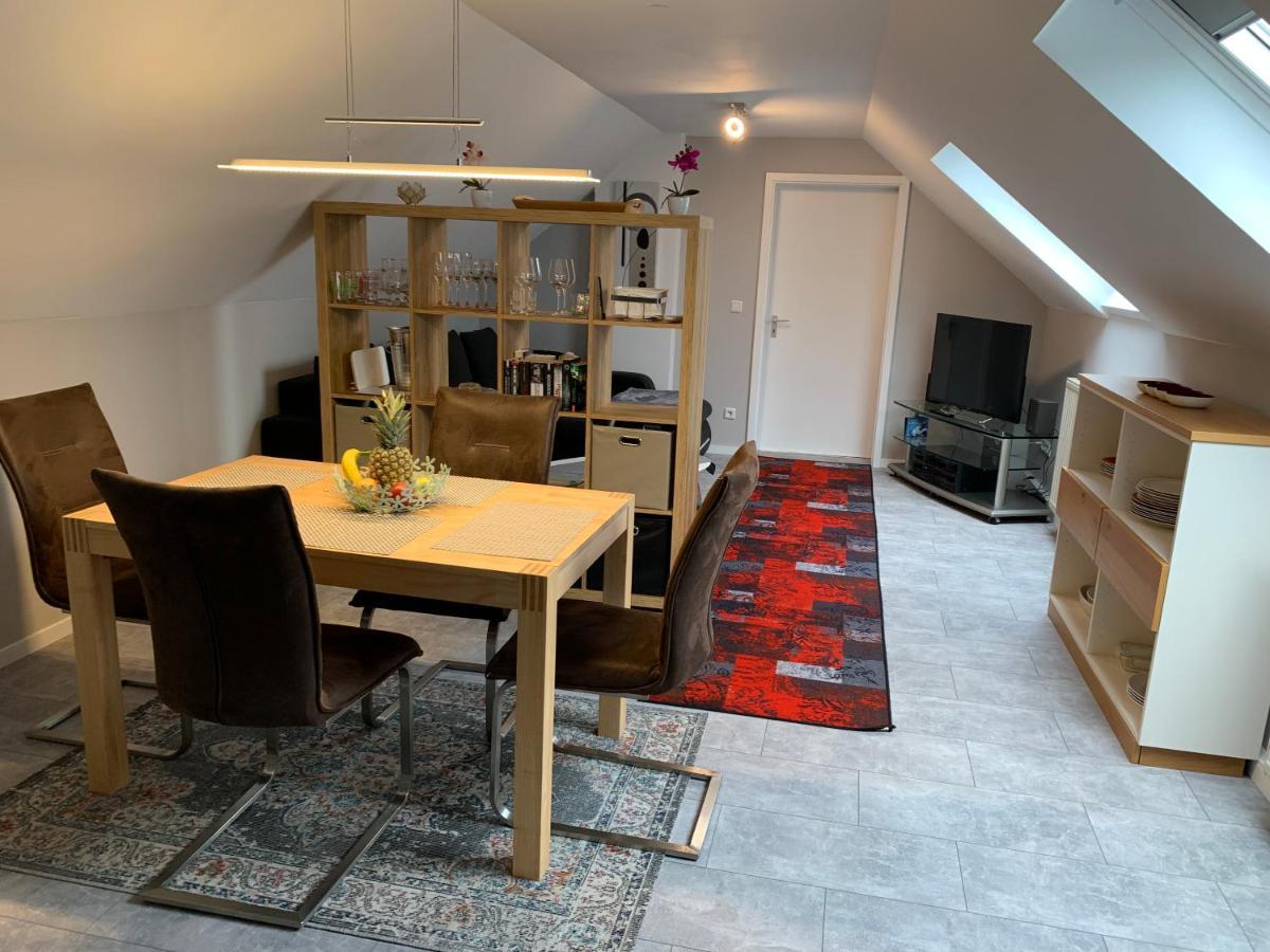 Ferienwohnung Sunny - Moderne Ferienwohnung Im Gruenen In Saarbruecken-West ภายนอก รูปภาพ