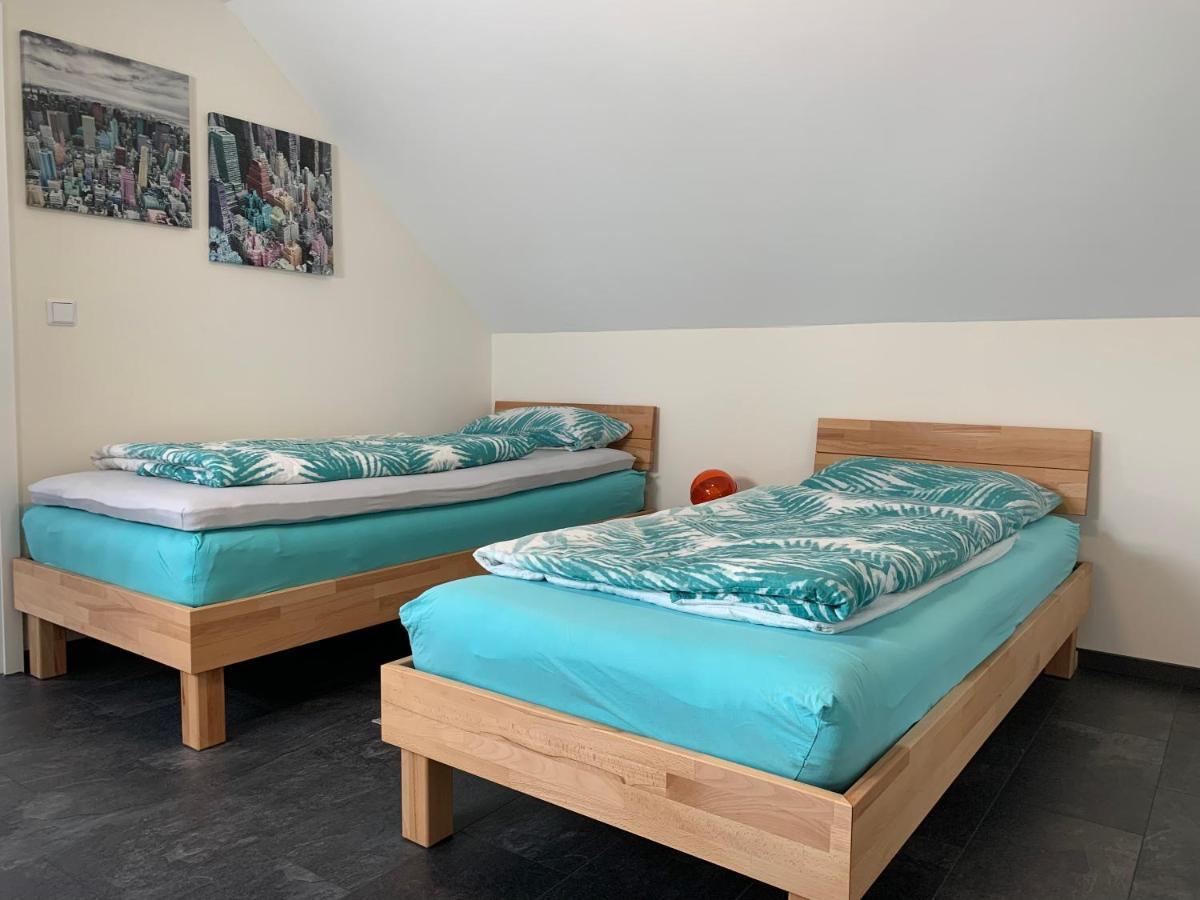 Ferienwohnung Sunny - Moderne Ferienwohnung Im Gruenen In Saarbruecken-West ภายนอก รูปภาพ
